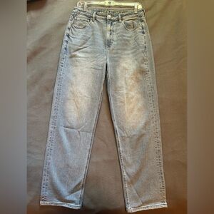 American Eagle Outfitters Light wash Mom Jeans